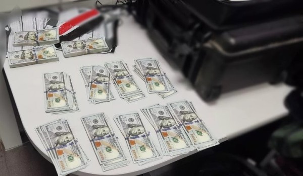 Белорус-дальнобойщик пытался вывезти в Литву $40 тыс. наличными