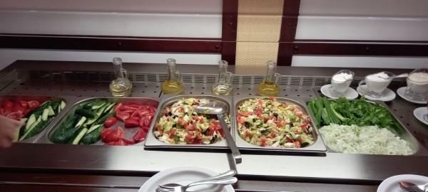 Нагрянули на обед в ресторан гостиницы «Интурист» и посмотрели, чем кормят участников II Игр стран СНГ Нагрянули на обед в ресторан гостиницы «Интурист» и посмотрели, чем кормят участников II Игр стран СНГ