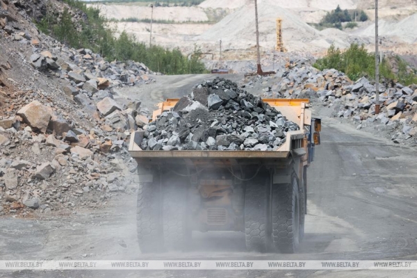 Более 15 млн. тонн гранитного щебня в год добывается РУПП «Гранит» в карьере Микашевичей. Фоторепортаж