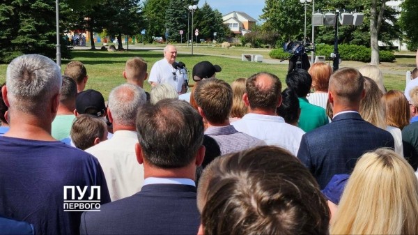 Александр Лукашенко с рабочей поездкой прибыл в Брестскую область. Подробности