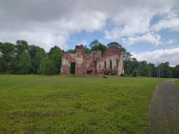 Завели «Москвич-412» и поехали! Белорусы рассказали, как преодолели 1 300 км на раритете и нигде не сломались