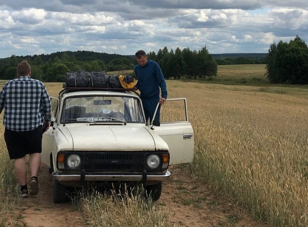 Завели «Москвич-412» и поехали! Белорусы рассказали, как преодолели 1 300 км на раритете и нигде не сломались