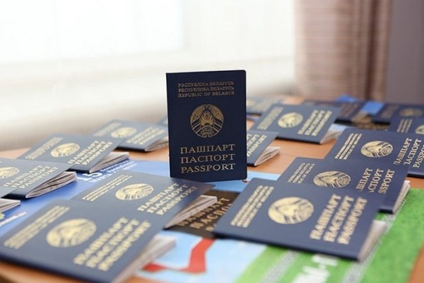 Новый порядок выдачи документов. Что изменится для белорусов, живущих за границей?