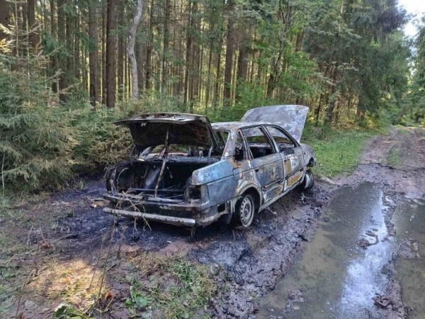 Угнанный Passat нашли сгоревшим в лесу в Витебской области