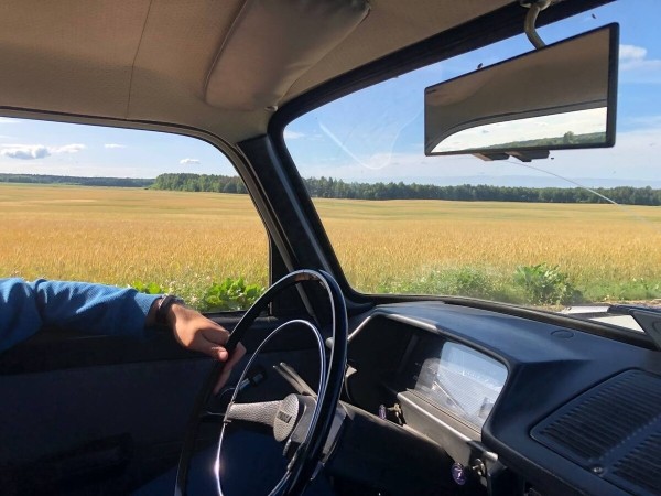 Завели «Москвич-412» и поехали! Белорусы рассказали, как преодолели 1 300 км на раритете и нигде не сломались