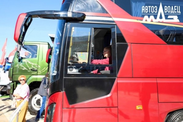 МАЗ провел белорусскую презентацию своего нового междугороднего автобуса МАЗ провел белорусскую презентацию своего нового междугороднего автобуса