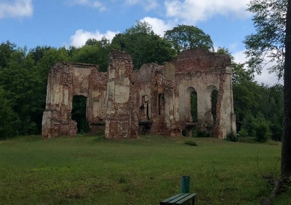 Завели «Москвич-412» и поехали! Белорусы рассказали, как преодолели 1 300 км на раритете и нигде не сломались