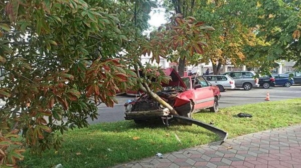 В Бресте пожилой водитель из-за плохого самочувствия попал в ДТП, врачи констатировали его смерть В Бресте пожилой водитель из-за плохого самочувствия попал в ДТП, врачи констатировали его смерть