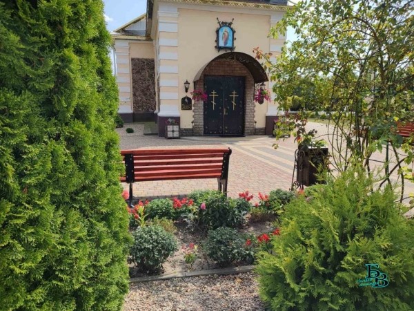 Сакральный памятник Прибужья – церковь Святого Архангела Михаила, расположенная в живописном агрогородке Остромечево Сакральный памятник Прибужья – церковь Святого Архангела Михаила, расположенная в живописном агрогородке Остромечево