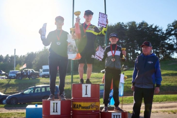 Парень из Кобрина стал чемпионом Беларуси по мотокроссу в классе 85 см куб. по итогам пяти этапов соревнований