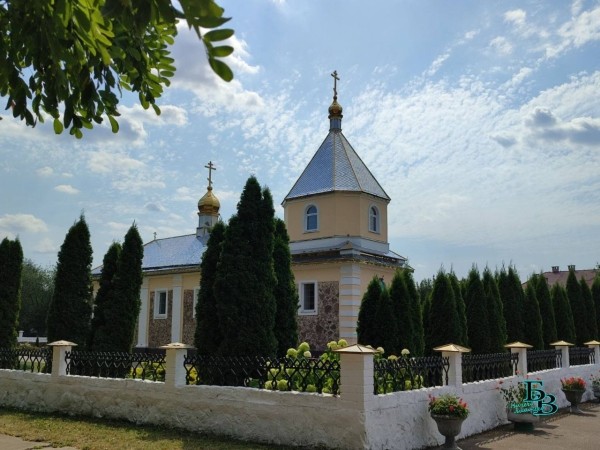 Сакральный памятник Прибужья – церковь Святого Архангела Михаила, расположенная в живописном агрогородке Остромечево Сакральный памятник Прибужья – церковь Святого Архангела Михаила, расположенная в живописном агрогородке Остромечево