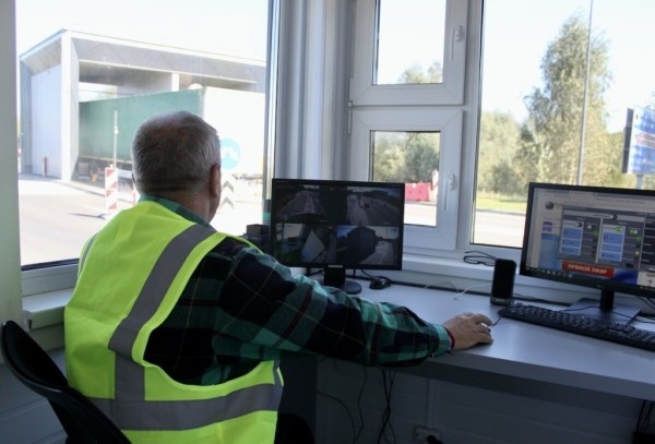 Что говорят водители об обязательной дезинфекции транспорта на границе