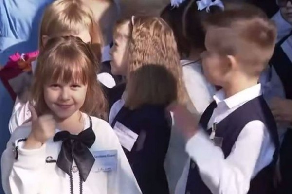 Посмотрели, как белорусские селебрити отвели своих детей в школу