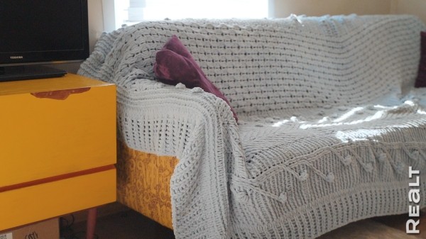 «Мечтаю, что мы здесь состаримся». Семья с тремя детьми купила обычную дачу и круто ее обновляет