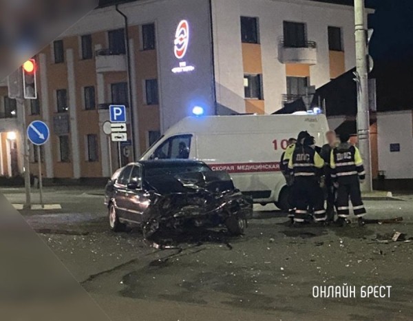 Сегодня в Бресте на Машерова произошло ДТП. Рассказываем подробности Сегодня в Бресте на Машерова произошло ДТП. Рассказываем подробности