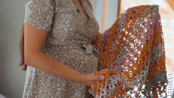 «Мечтаю, что мы здесь состаримся». Семья с тремя детьми купила обычную дачу и круто ее обновляет