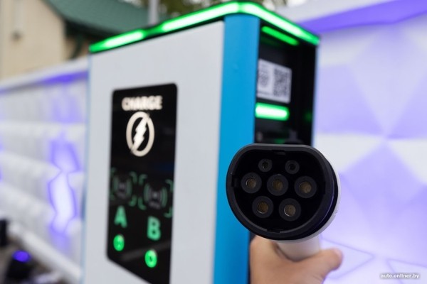 В Беларуси появился новый бренд ЭЗС. Первую станцию открыли в Колодищах