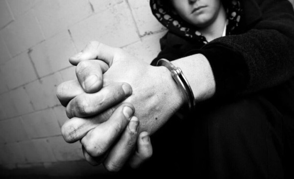 Двое братьев на суде в Кобрине получили по 10 лет колонии за незаконный оборот психотропов Двое братьев на суде в Кобрине получили по 10 лет колонии за незаконный оборот психотропов