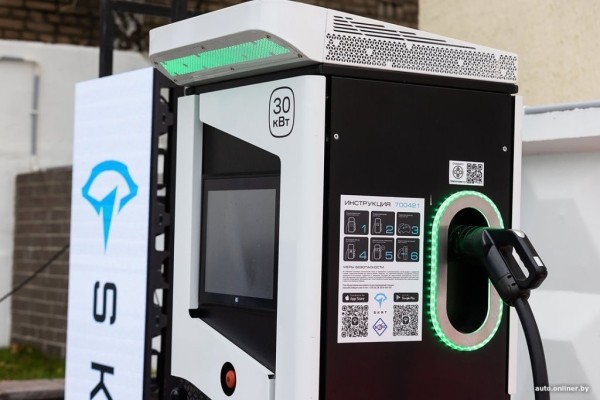 В Беларуси появился новый бренд ЭЗС. Первую станцию открыли в Колодищах