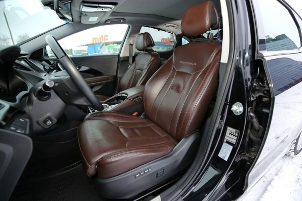 «Отъездил десять лет и ни на секунду не пожалел!». Белорус о владении корейским бизнес-седаном Hyundai Grandeur