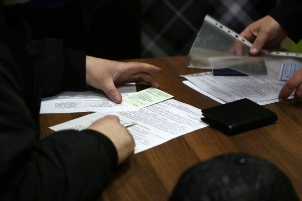 После ремонта на СТО автовладелец остался без документов на машину. Сервисмен: «Верну документы настоящему хозяину» После ремонта на СТО автовладелец остался без документов на машину. Сервисмен: «Верну документы настоящему хозяину»