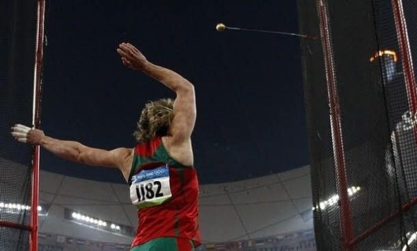 «Да хоть с крокодилом! Главное, чтобы в кабине было чисто!» Белоруска ушла в дальнобой и ездит... с собакой