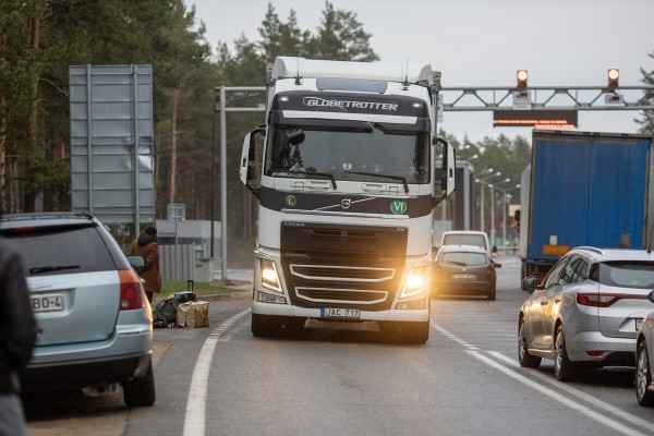 «Ругань здесь обычное дело!» Репортаж с белорусско-литовской границы, где очередь растянулась на неделю «Ругань здесь обычное дело!» Репортаж с белорусско-литовской границы, где очередь растянулась на неделю