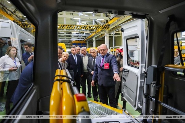 Спецавтомобили для социального обслуживания передали пяти ТЦСОН и дому-интернату в Брестской области Спецавтомобили для социального обслуживания передали пяти ТЦСОН и дому-интернату в Брестской области