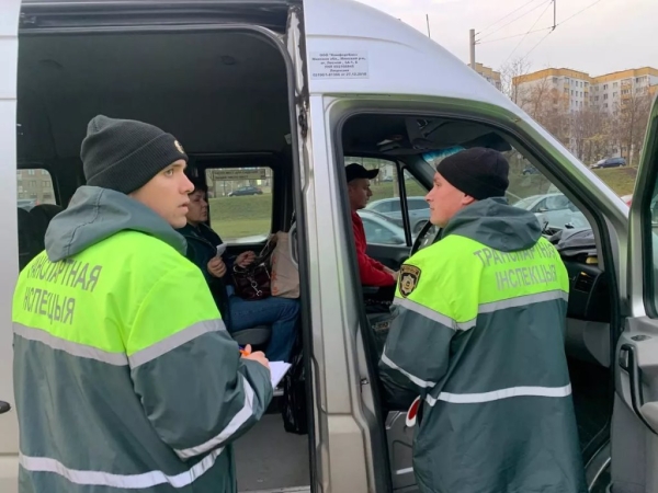 Маршруточные войны: чего хотят пассажиры, перевозчики и что требует закон Маршруточные войны: чего хотят пассажиры, перевозчики и что требует закон