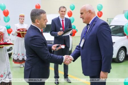 Спецавтомобили для социального обслуживания передали пяти ТЦСОН и дому-интернату в Брестской области