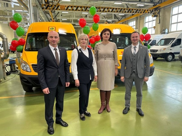 На ОАО «Брестмаш» состоялась торжественная церемония передачи специально оборудованного транспорта учреждениям образования Брестской области