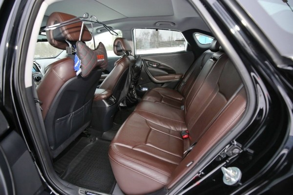 «Отъездил десять лет и ни на секунду не пожалел!». Белорус о владении корейским бизнес-седаном Hyundai Grandeur