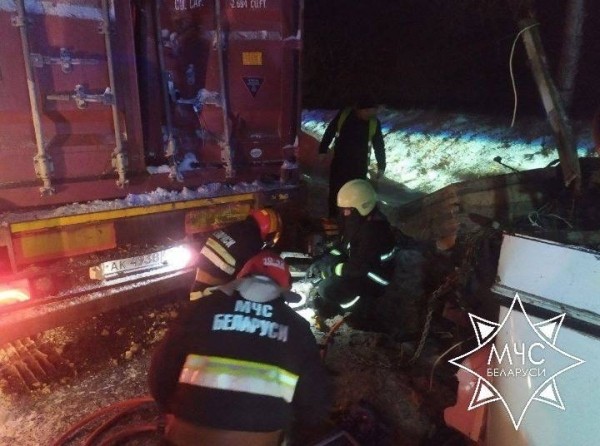 В Беларуси автобус столкнулся с фурой