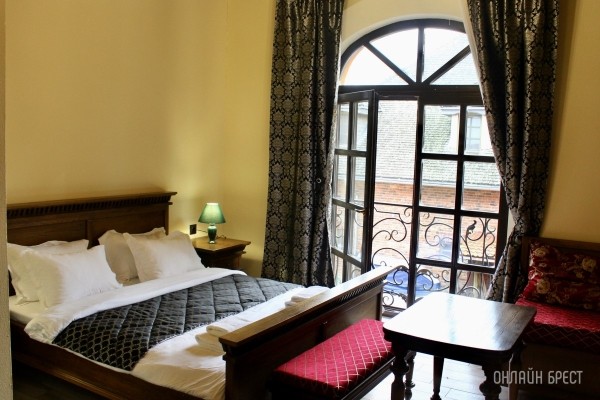 Запланируйте семейный отдых на антуражной вилле с бассейном и рестораном недалеко от Бреста. Аренда номеров, празднование торжеств в Villa Boutique Hotel Запланируйте семейный отдых на антуражной вилле с бассейном и рестораном недалеко от Бреста. Аренда номеров, празднование торжеств в Villa Boutique Hotel