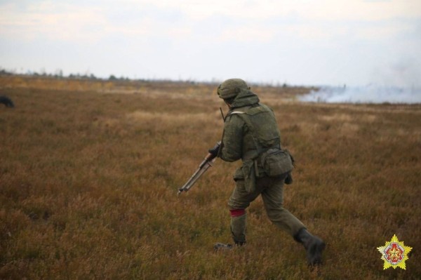 На Брестском полигоне с подразделениями 38-й отдельной гвардейской десантно-штурмовой бригады прошло батальонное тактическое учение с боевой стрельбой