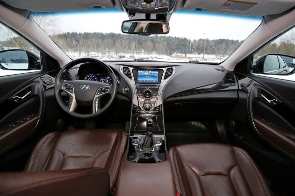 «Отъездил десять лет и ни на секунду не пожалел!». Белорус о владении корейским бизнес-седаном Hyundai Grandeur