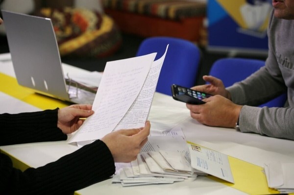 После ремонта на СТО автовладелец остался без документов на машину. Сервисмен: «Верну документы настоящему хозяину» После ремонта на СТО автовладелец остался без документов на машину. Сервисмен: «Верну документы настоящему хозяину»