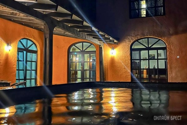 Запланируйте семейный отдых на антуражной вилле с бассейном и рестораном недалеко от Бреста. Аренда номеров, празднование торжеств в Villa Boutique Hotel Запланируйте семейный отдых на антуражной вилле с бассейном и рестораном недалеко от Бреста. Аренда номеров, празднование торжеств в Villa Boutique Hotel