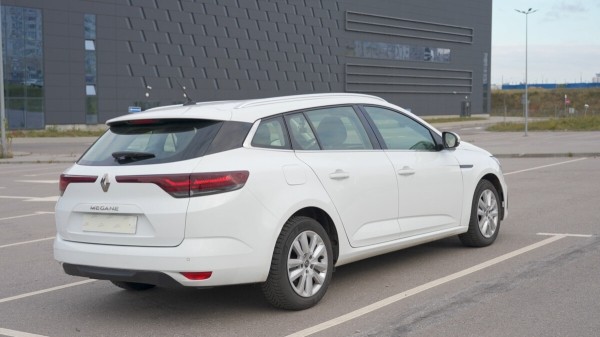 Белорус сам пригнал Renault Megane из Литвы. Есть ли выгода?