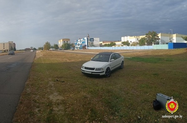 17-летний подросток угнал Volkswagen Passat, «чтобы покататься», но попал в ДТП