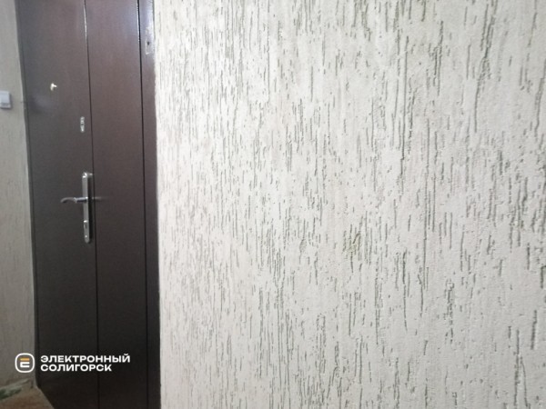 «Не хотели жить в свинарнике». Как солигорчане превратили убитый подъезд в элитный