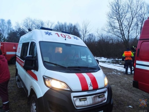 В Пинском районе спасли провалившегося под лед рыбака В Пинском районе спасли провалившегося под лед рыбака