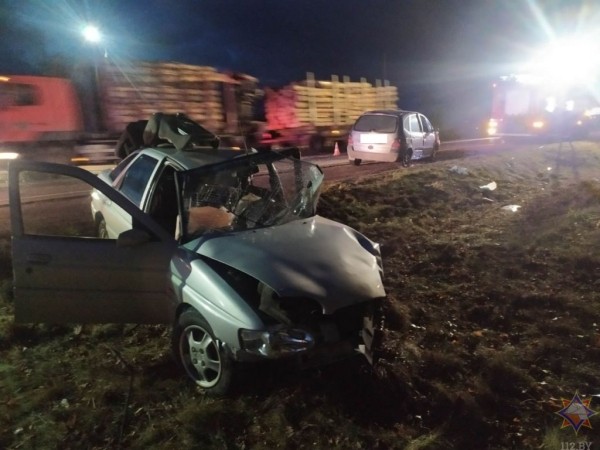 Работники МЧС спасли женщину при ДТП в Пружанах