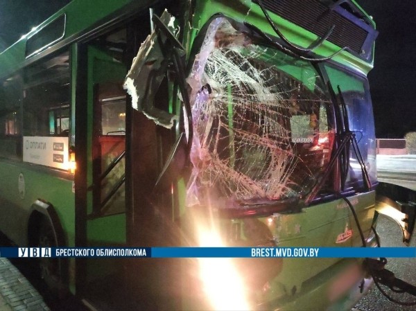 В Барановичах произошло ДТП с участием автобуса