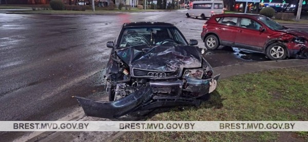 Подробности ДТП на Ленинградской-Гаврилова в Бресте Подробности ДТП на Ленинградской-Гаврилова в Бресте
