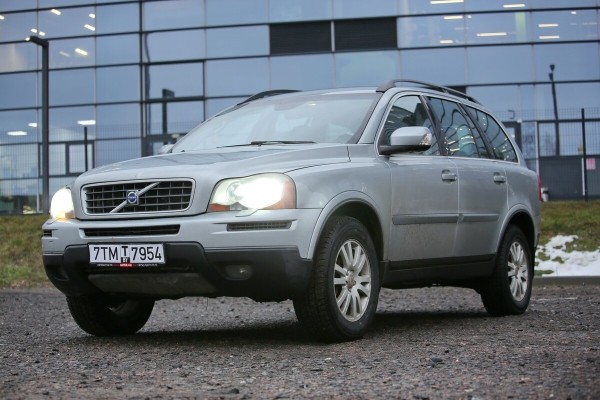 Год не может расстаться с машиной. Белорус продаёт 15-летний Volvo XC90, а никто не берёт! Почему?