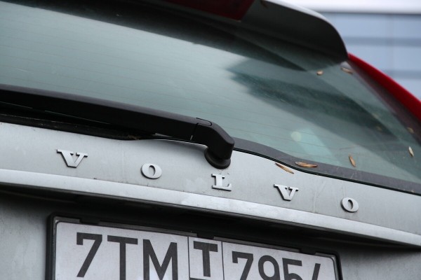 Год не может расстаться с машиной. Белорус продаёт 15-летний Volvo XC90, а никто не берёт! Почему?