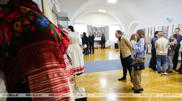 Самобытную культуру Пинско-Ивацевичского региона представили в Художественном музее Бреста Самобытную культуру Пинско-Ивацевичского региона представили в Художественном музее Бреста
