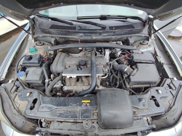 Год не может расстаться с машиной. Белорус продаёт 15-летний Volvo XC90, а никто не берёт! Почему?