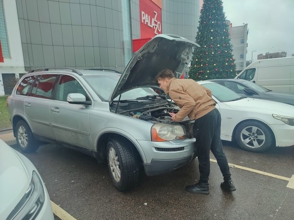 Год не может расстаться с машиной. Белорус продаёт 15-летний Volvo XC90, а никто не берёт! Почему?